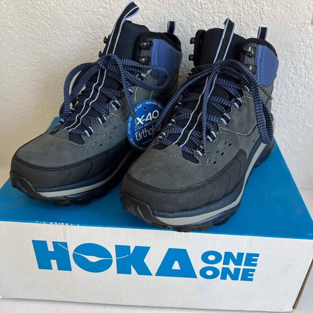 Hoka One One Womens TOR SUMMIT MID WP Hiking Boots